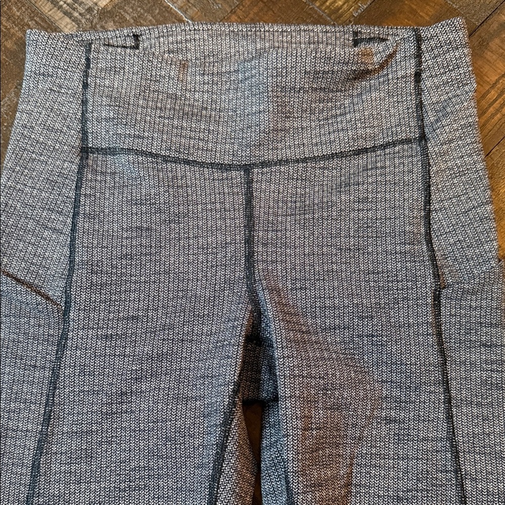 Lululemon Speed Up Tight 28” Full-On Luxtreme – Size 6 - Picture 3 of 8
